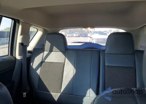 2016 Jeep Compass Sport z USA, uszkodzony, nr VIN 1C4NJCBB8GD784661